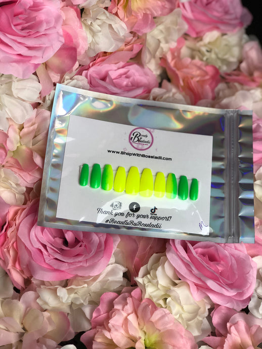 Ombré Me Green Luxury Press On Nails (Medium)